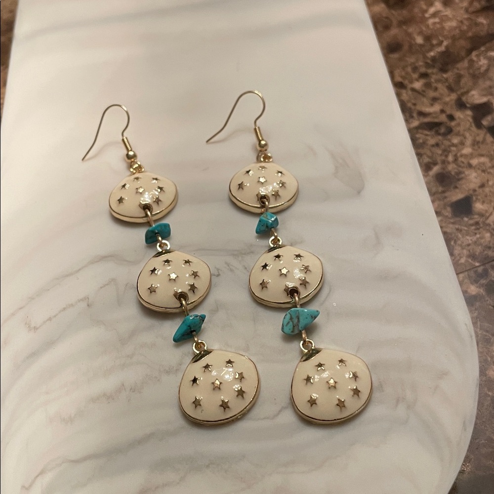 Elegant Gold and White Star Shell And Turquoise Stone Dangle Earrings - Picture 5 of 11
